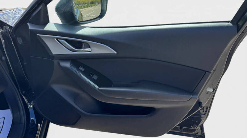 2018 Mazda MAZDA3 Sport