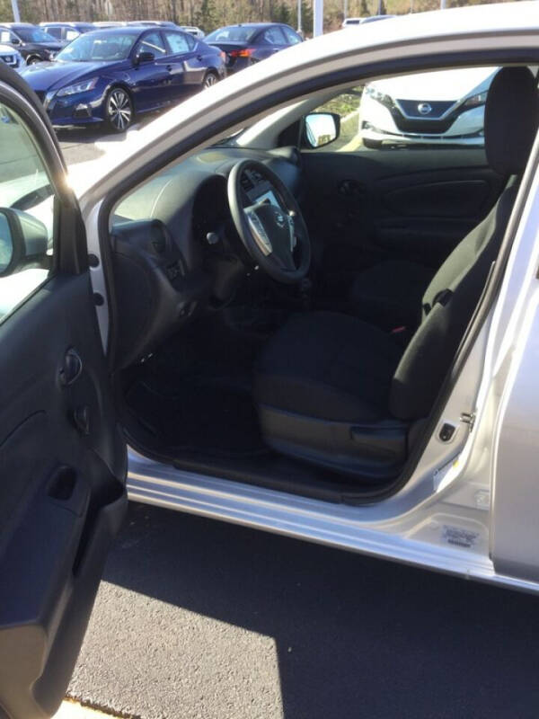 2019 Nissan Versa S Plus