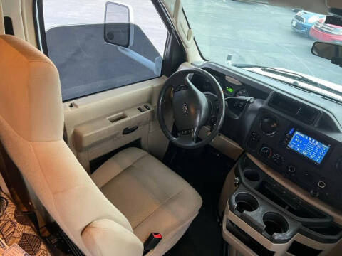 2014 Ford E-Series E-350 SD