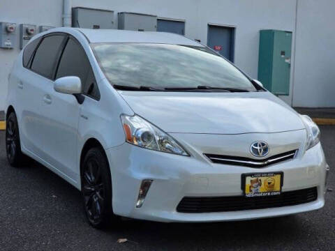 2013 Toyota Prius v Five