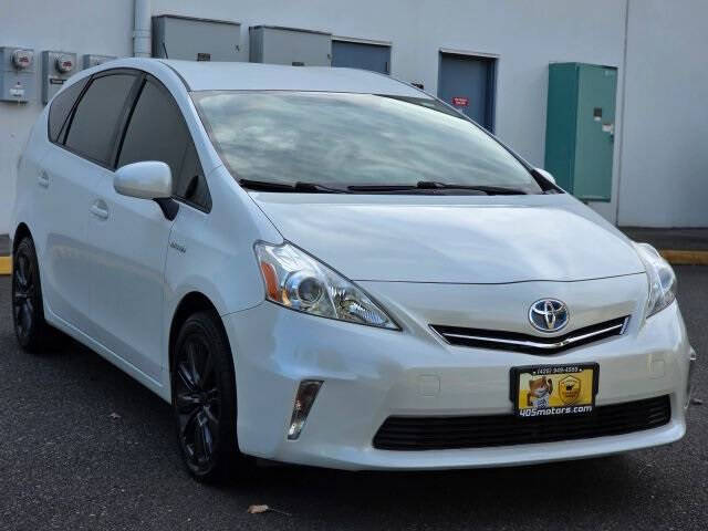 2013 Toyota Prius v Five