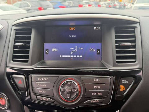 2017 Nissan Pathfinder SV