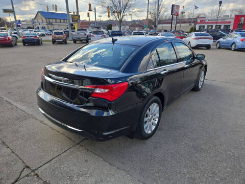 2013 Chrysler 200 Limited