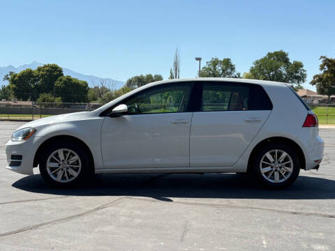 2016 Volkswagen Golf TSI S