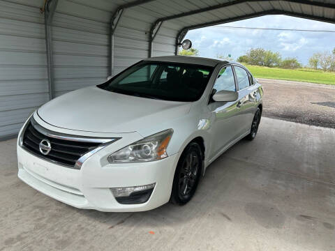 2015 Nissan Altima for sale at FELIPE'S AUTO SALES in Bishop TX