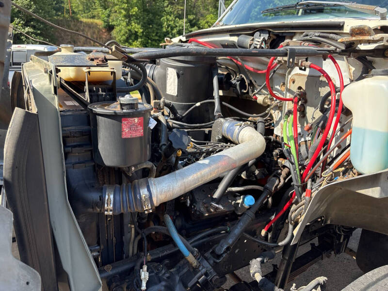 1998 Ford F-800 - Photo 16