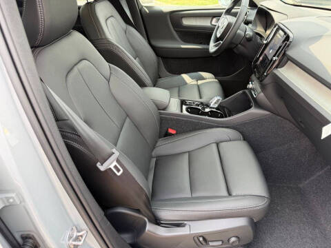 2026 Volvo XC40 B5 Ultra