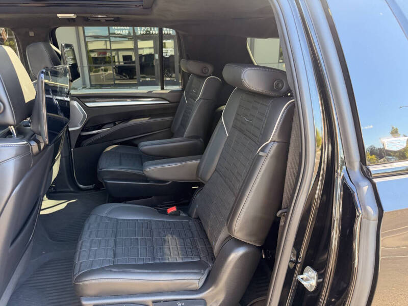 2025 Cadillac Escalade-V ESV
