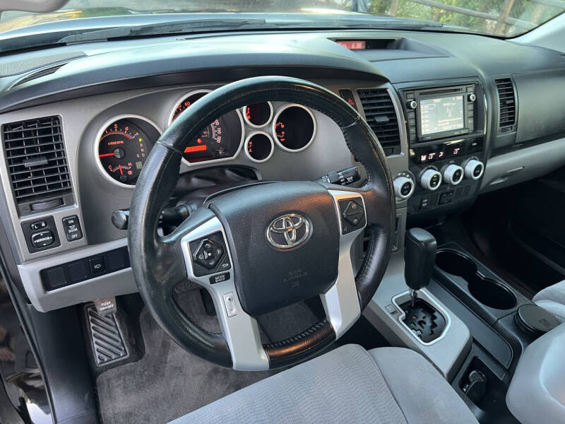 2017 Toyota Sequoia SR5