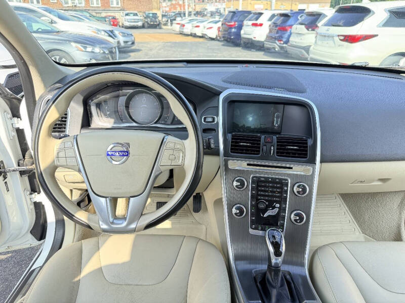 2016 Volvo XC60 T5 Drive-E Platinum