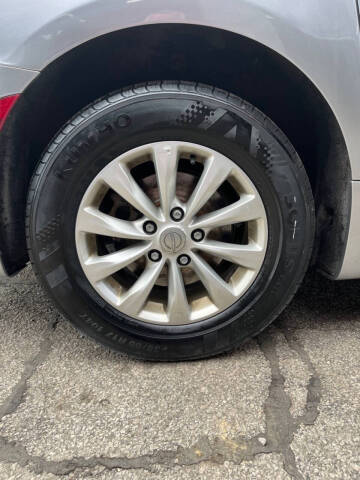 2017 Chrysler Pacifica Touring-L