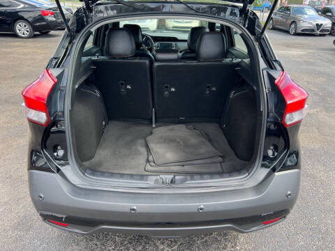 2020 Nissan Kicks SR