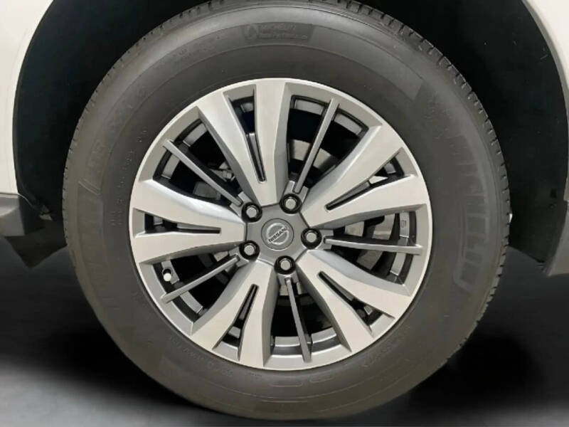 2020 Nissan Pathfinder SV