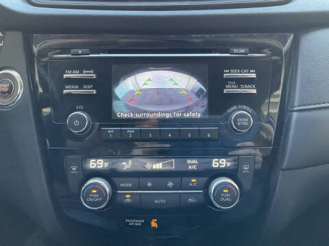 2017 Nissan Rogue SV