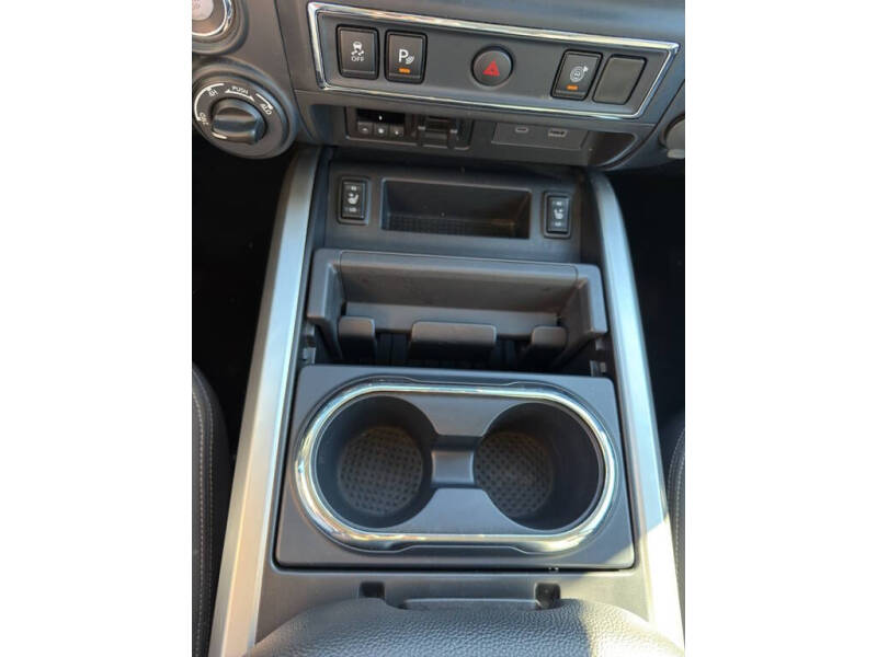 2024 Nissan Titan XD SV