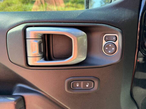 2022 Jeep Gladiator Sport S