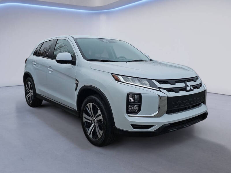 2025 Mitsubishi Outlander Sport ES's photo