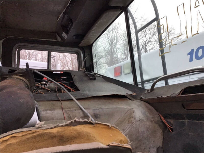 1988 Mack MR685S