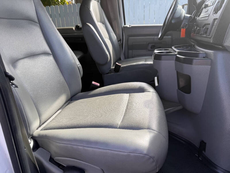 2013 Ford E-Series E-350 SD XL