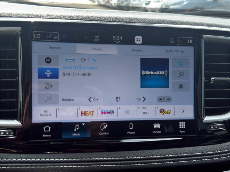 2026 Chrysler Pacifica Select