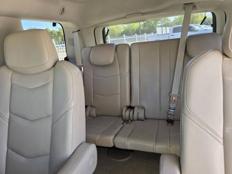 2015 Cadillac Escalade Luxury