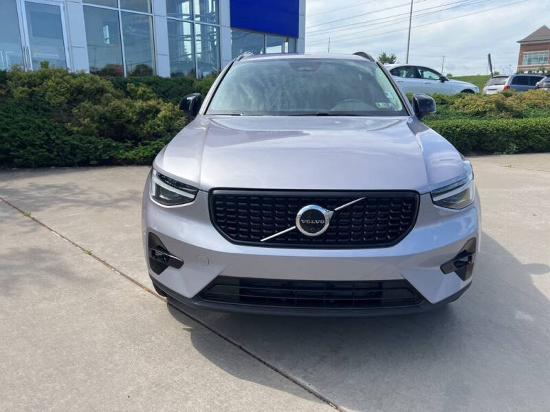 2026 Volvo XC40 B5 Plus