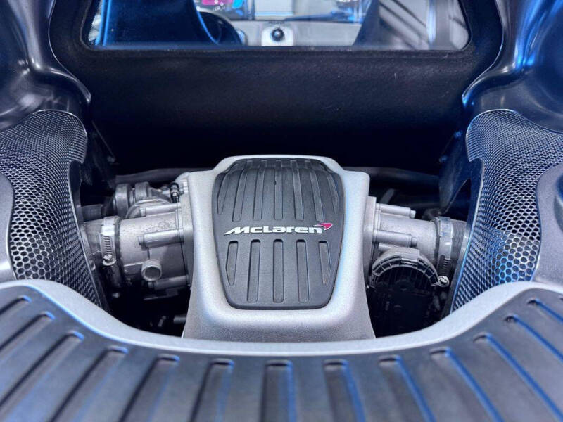 2013 McLaren MP4-12C