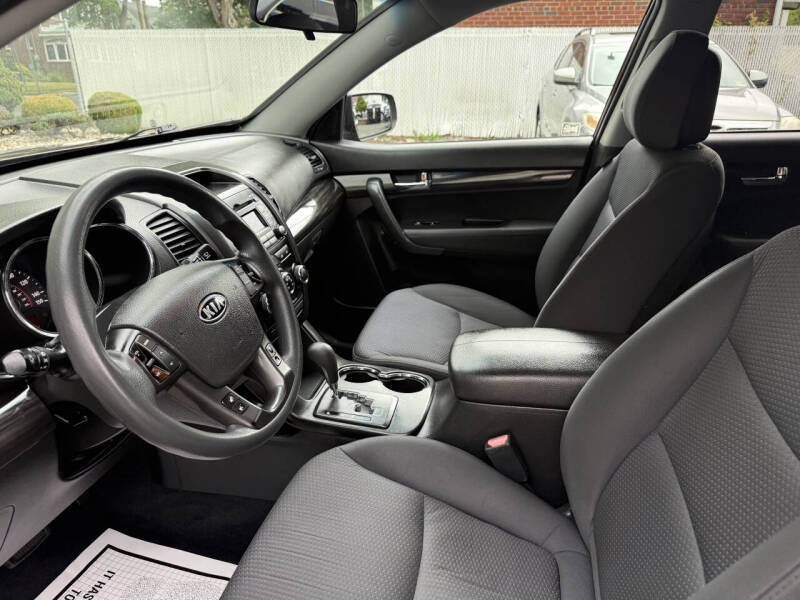 2011 Kia Sorento LX