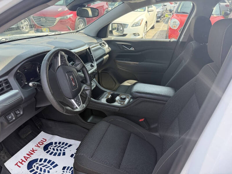 2023 GMC Acadia SLE