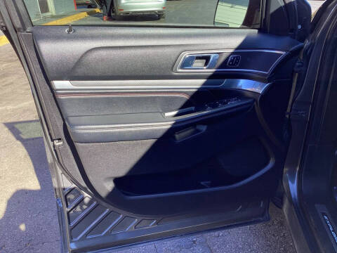 2017 Ford Explorer Sport