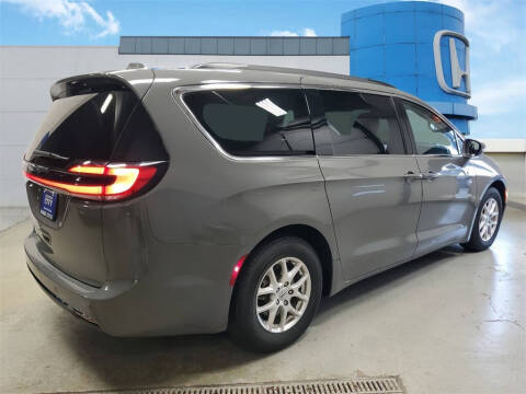 2022 Chrysler Pacifica Touring L
