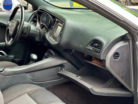 2015 Dodge Challenger SXT