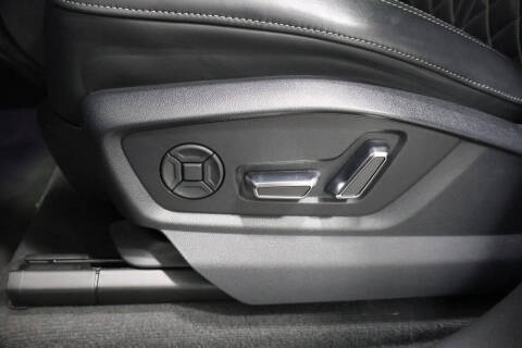 2023 Audi SQ8 4.0T quattro Premium Plus