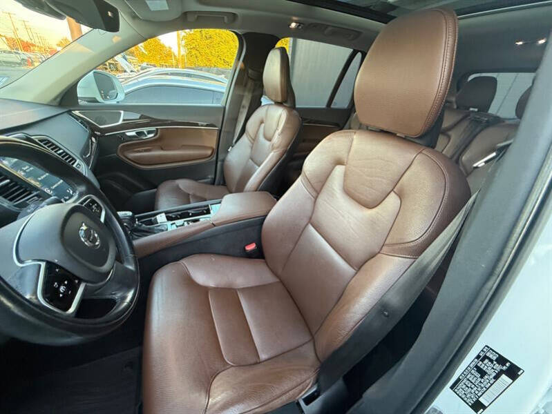 2019 Volvo XC90 T6 Momentum