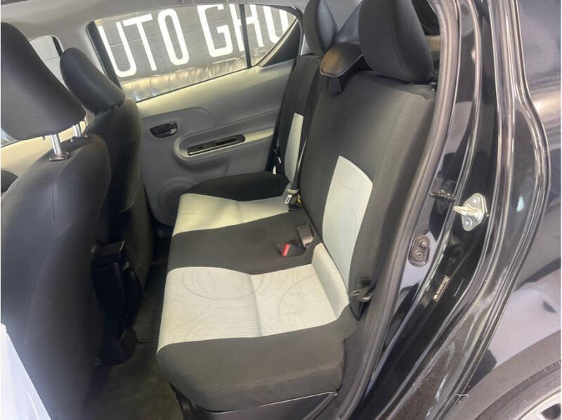 2013 Toyota Prius c Three