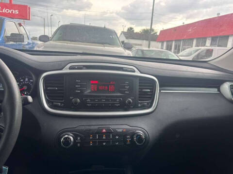 2017 Kia Sorento LX