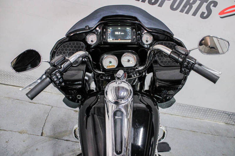 2017 Harley-Davidson Road Glide Special