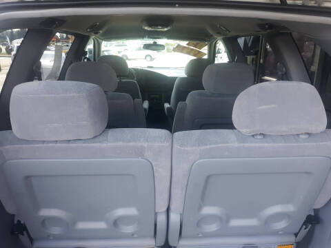2003 Toyota Sienna LE