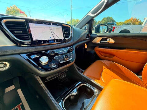 2025 Chrysler Pacifica Plug-In Hybrid Pinnacle