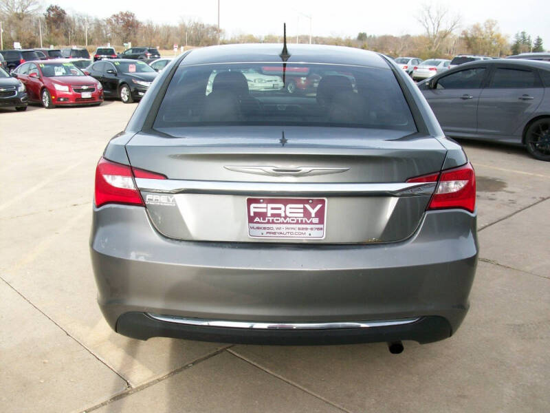 2013 Chrysler 200 Touring