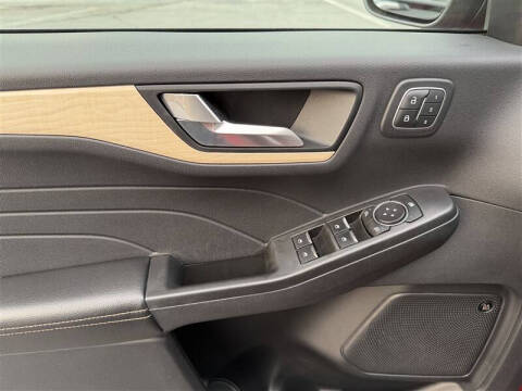 2021 Ford Escape Hybrid Titanium