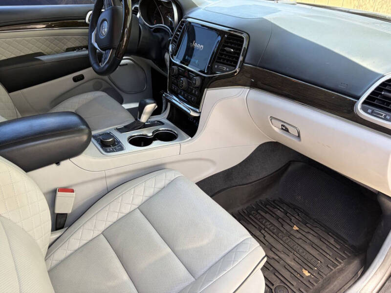2020 Jeep Grand Cherokee Summit