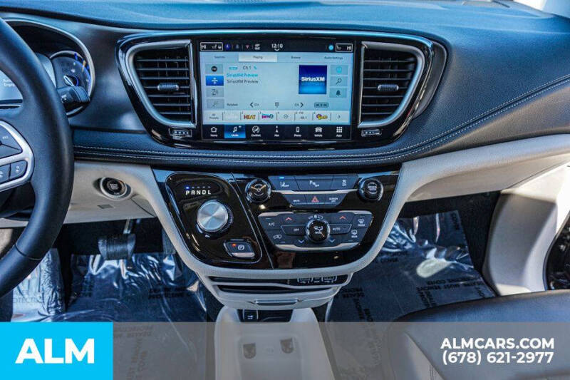 2024 Chrysler Pacifica Plug-In Hybrid Select