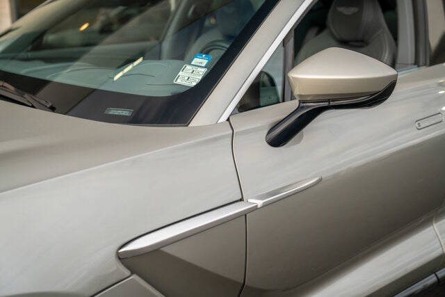 2021 Aston Martin DBX