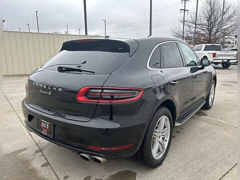 2016 Porsche Macan S