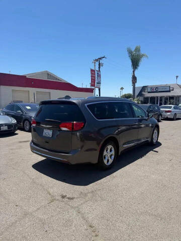2017 Chrysler Pacifica Touring-L Plus