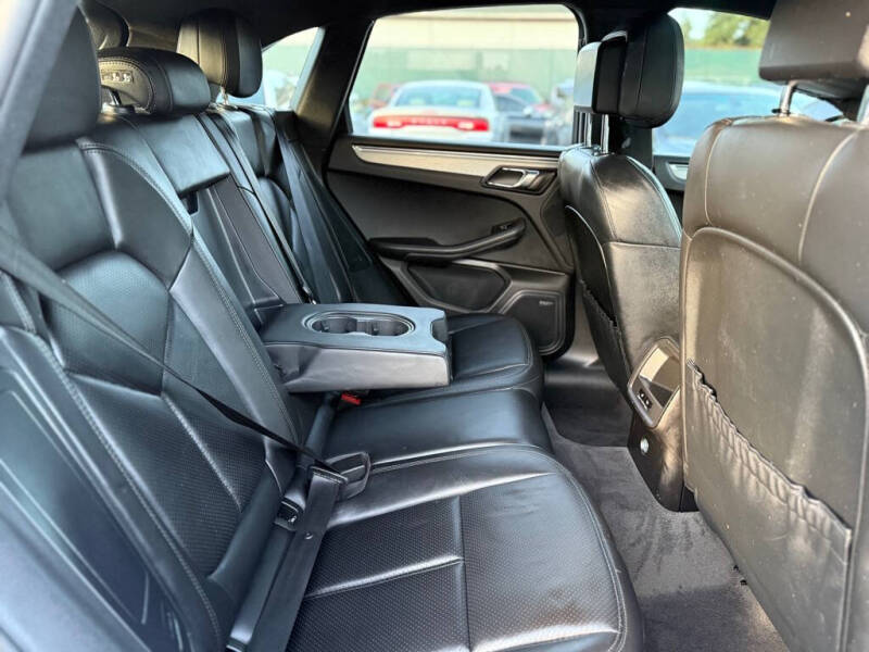 2015 Porsche Macan Turbo