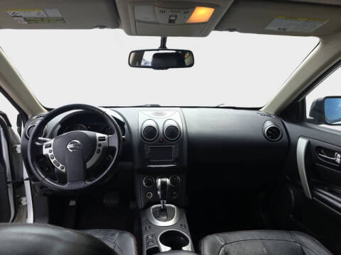 2013 Nissan Rogue SV w/SL Package