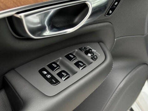 2025 Volvo XC90 T8 Plus Bright Theme 7P