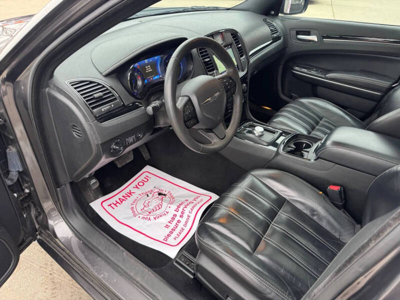 2023 Chrysler 300 S V6